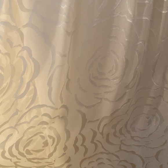 White BCBG gown size 4 - Picture 5 of 5